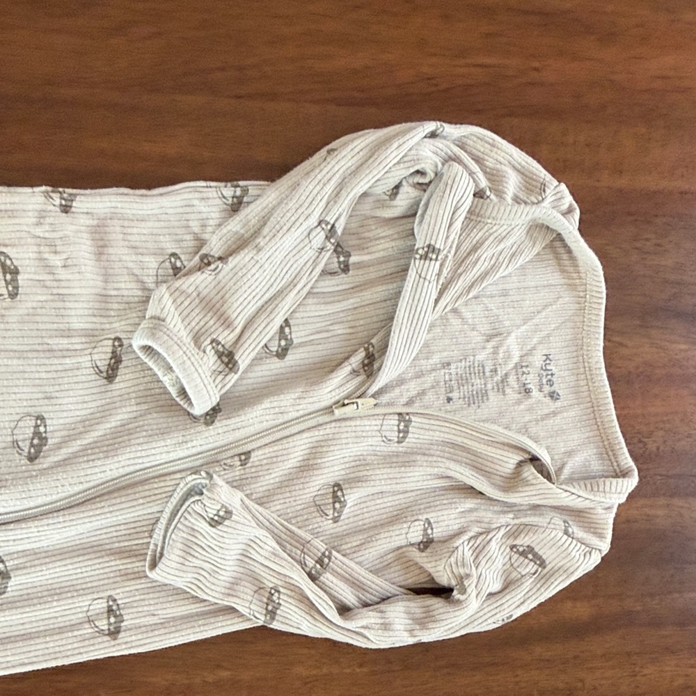 Kyte BABY 3 piece lot - 2 footies & 1 Romper - Picture 2 of 11